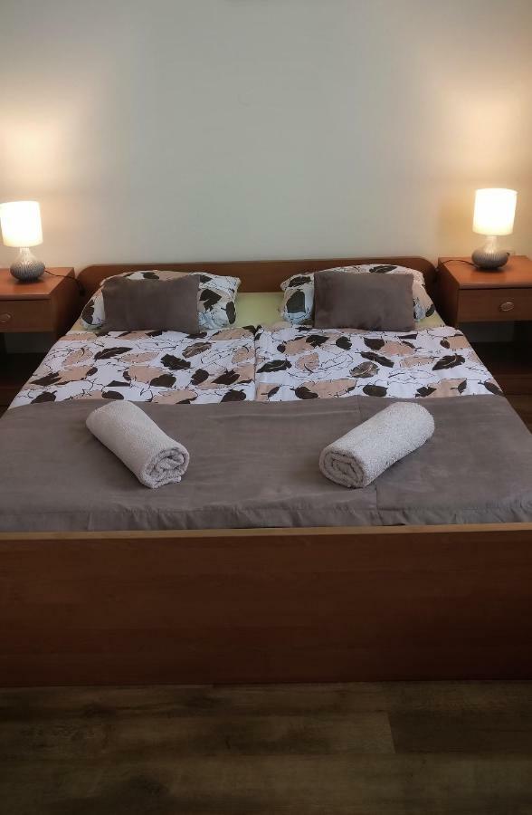Apartments Vidos Dreznik Grad Luaran gambar